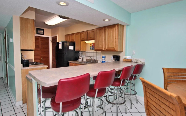 Boardwalk 586 by Youngs Suncoast