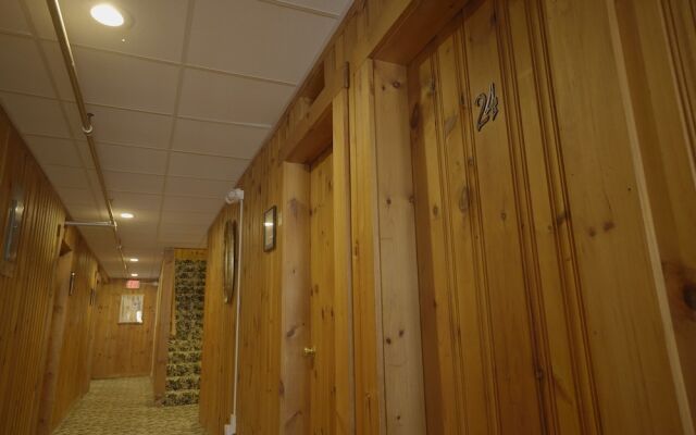 Betty Doon Motor Hotel