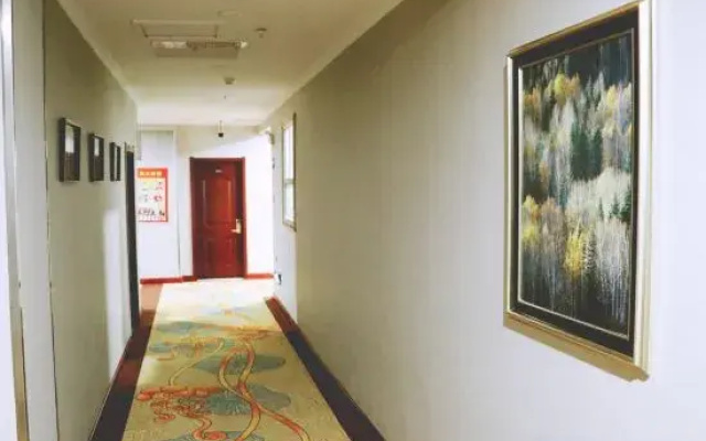Korla Ruixin Express Hotel