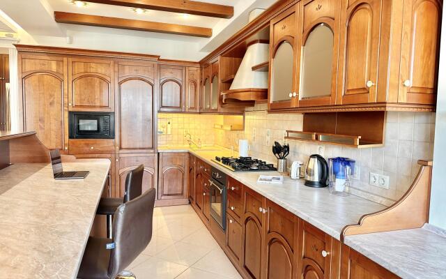 Artinvest (Артинвест) на улице Япеева