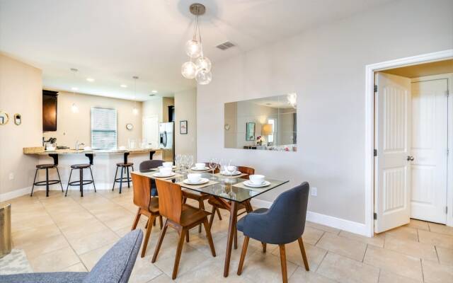 Solterra - 4175 Oaktree Drive