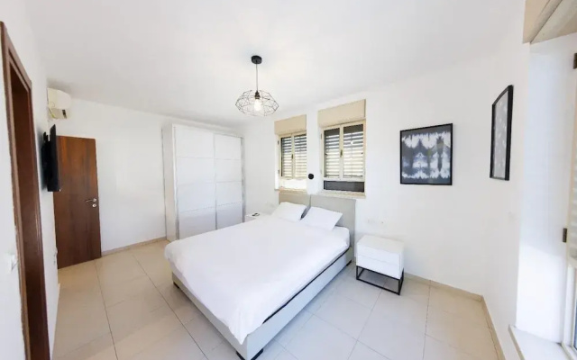 HaSharon Tranquil Villa by Sea N' Rent