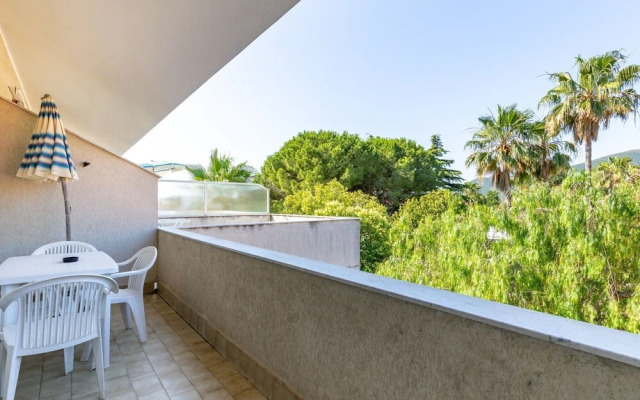 Attractive Apartment in Loano With Garden