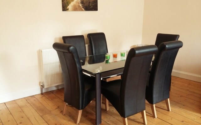 Large 3 Bed West End Apartment