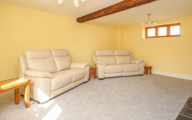 The Stables, Burton Bradstock