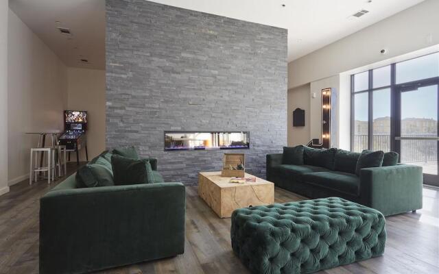 Stunning Midtown Suites by Sonder