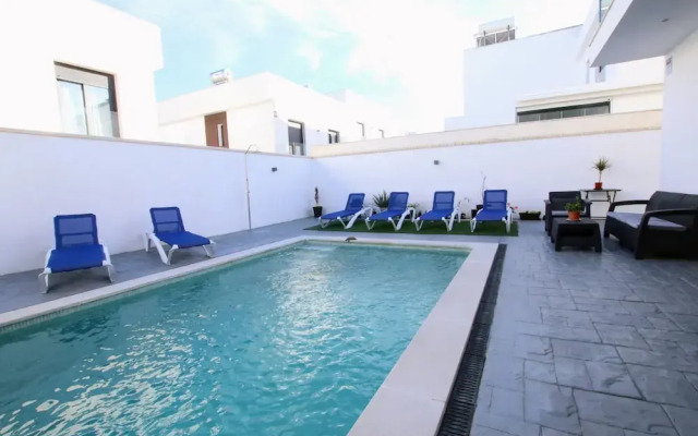 Tess Casa Sargantana