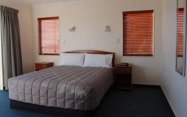 Breakwater Apartments