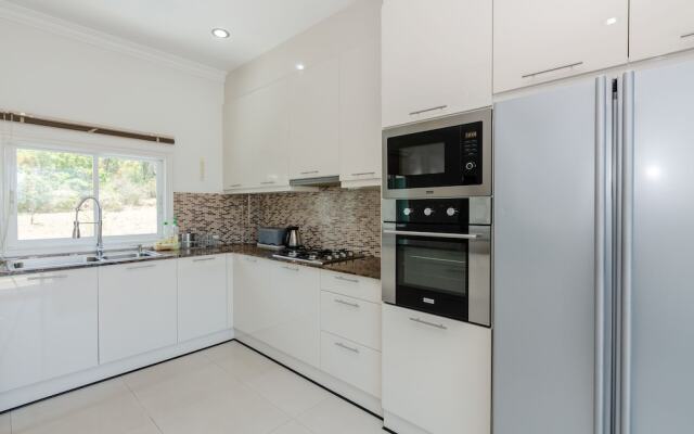 3 Bedroom Pool Villa With Amazing Views TH2