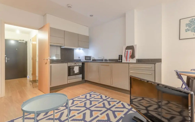 Lovely Modern Studio In Limehouse