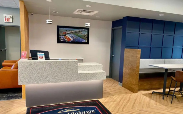 Howard Johnson Express Inn - Winnipeg West