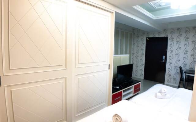 Q square Garden Apartment 13
