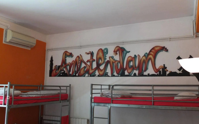 No Limit Hostel Graffiti