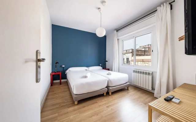AinB Barcelona Sants Apartments