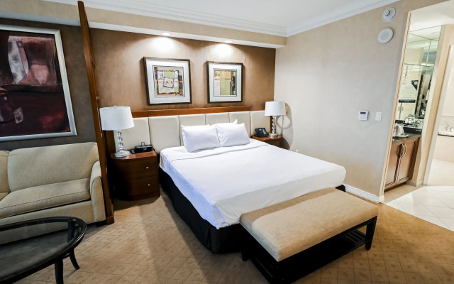 StripViewSuites at Signature