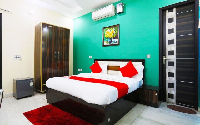 OYO 9382 Hotel Homestay
