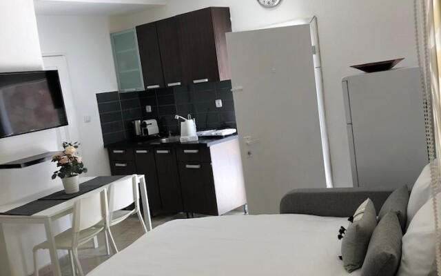 New Cozy Suite W Garden 300M From Beach