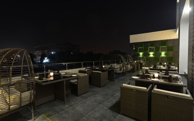 Hotel Jhankar Palace