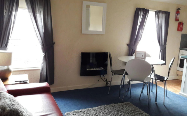 Bridle Lodge Apartments