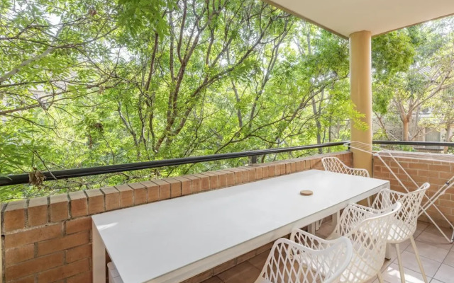 Kozyguru | Homebush West | 3-Beds Apt With Parking