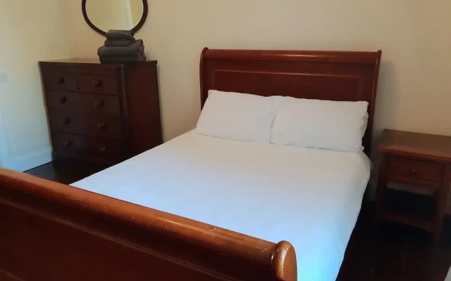 1 Bed Colony Apartment Stockbridge