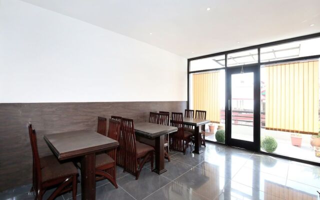 OYO 13307 Home Luxury Stay Shoghi