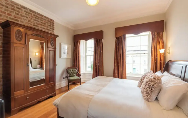 Beautifully Restored Soldier s Barracks to Sleep 10 People