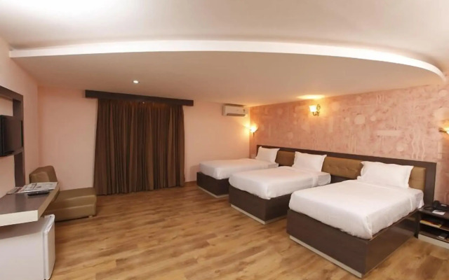 Seashell Residency & Restaurant