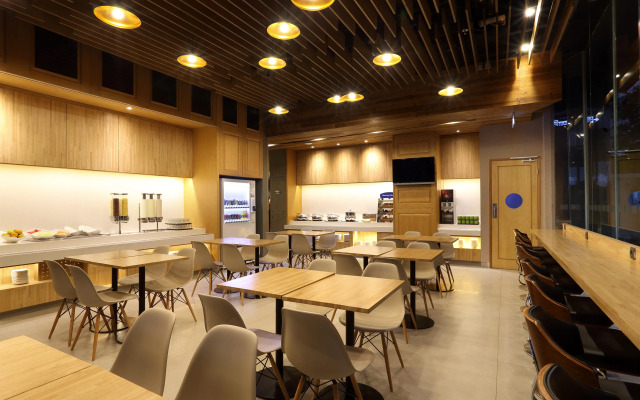 AI Hotel Jakarta Thamrin