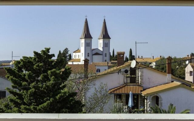 Comfort apartments with pool in Medulin