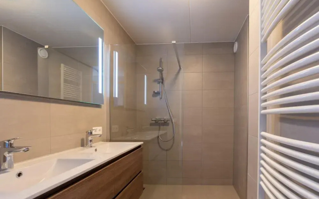 Comfortable 4-person Apartment With Terrace and View