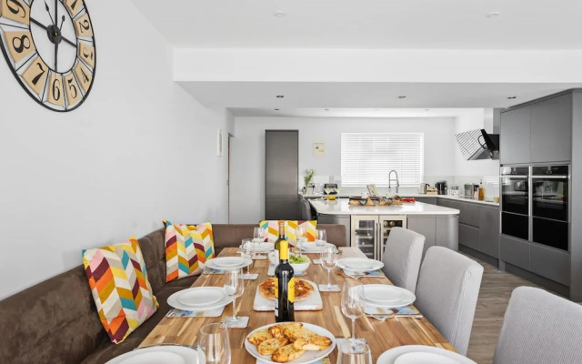 Greenacre - Close to Beaches With Hydropool spa