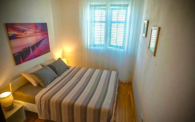 Maris Apartment