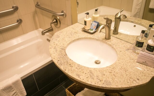 Fully Equipped in the Heart of Canyons Village by RedAwning