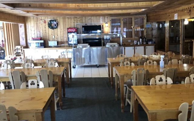 Riverside Lodge & Retreat