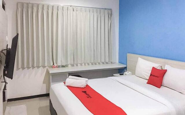 RedDoorz Plus @ Panorama Villas Batu