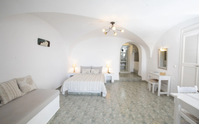 Santorini View Studios-Adults Only