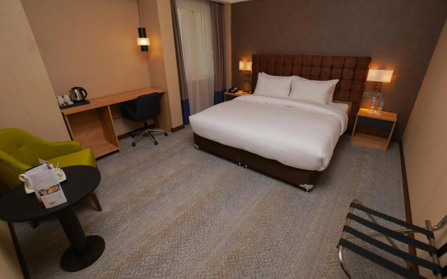 The Grand Lux Hotel