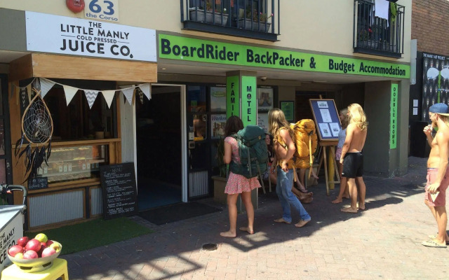 Boardrider Backpacker & Budget Motel