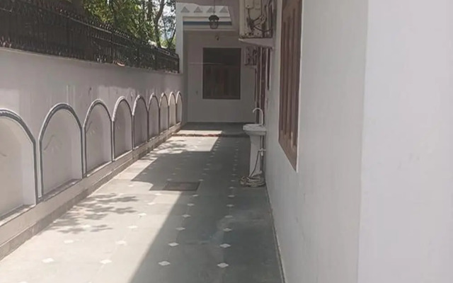 Fabhotel Noida Dreamz