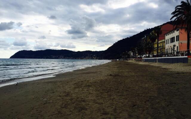 Attico Fronte Mare Alassio