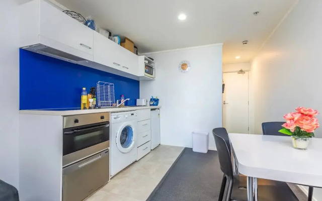 Modern 1 Bedroom Central Apartment With Stunning Views