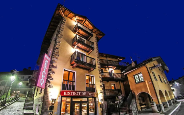 hotelImage