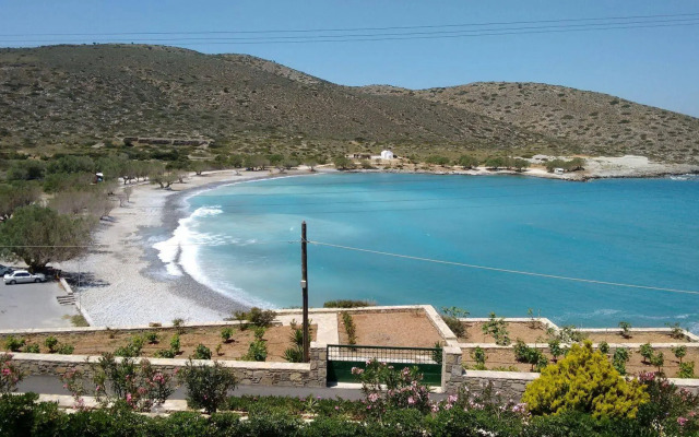 Tholos Bay Suites