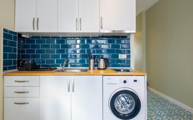 Charming Flat Near Taksim Square in Inonu Sisli