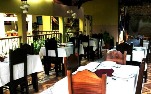 Hotel y Hostal Yaxkin Copan