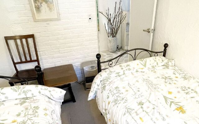 Gallery Hara & Guest House
