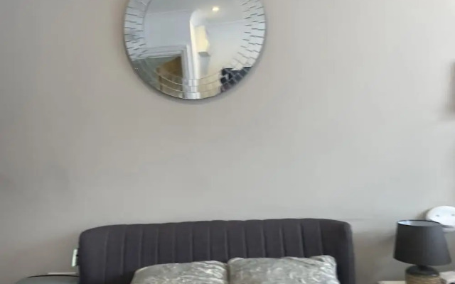 Private Self-contained Annex With Wifi & Parking
