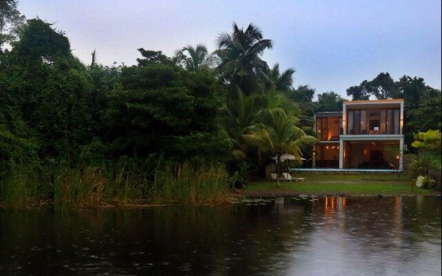 Blue Mangrove Villa Bentota