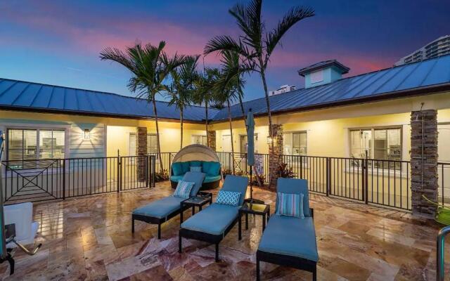 Bermuda Bungalows (Tropical Island Getaway)